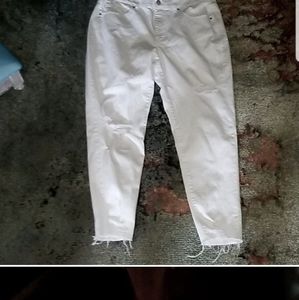 White distressed Jean's excellent new condition
